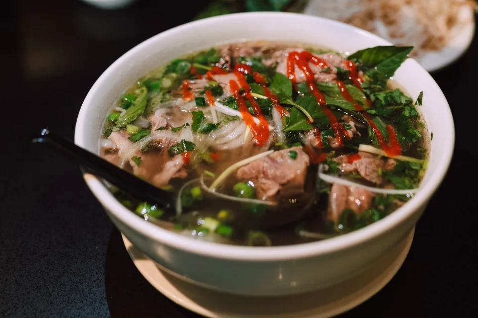 Ly nước pha tại quầy